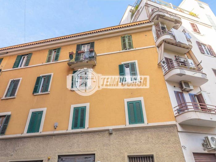 Appartamento quadrilocale in vendita in Via Vibo Valentia, Re di Roma, Roma