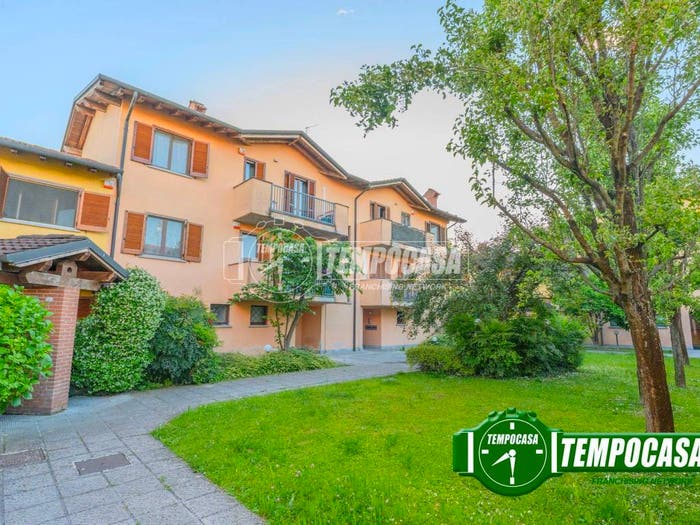 Appartamento bilocale in vendita in Via ll Giugno, Gudo Visconti