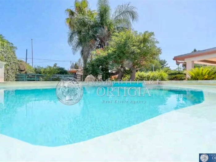 Casa con 6 locali in vendita in Via della Luccio, Ognina, Siracusa
