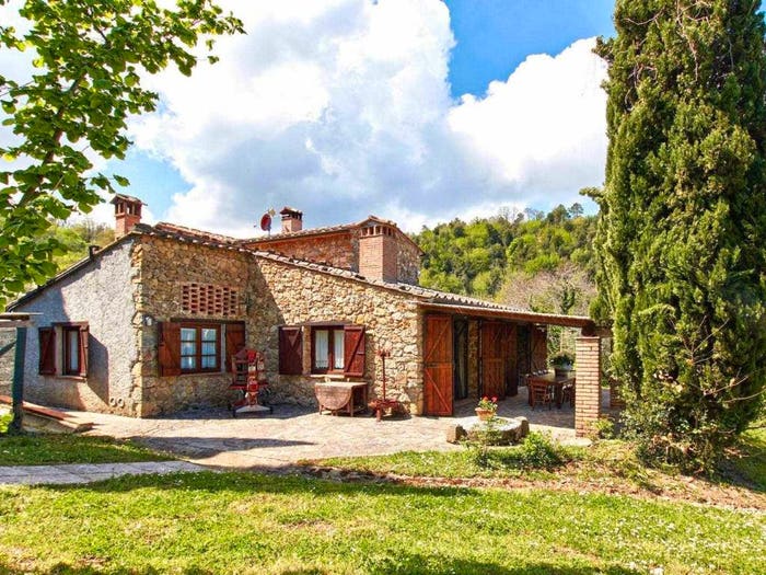 Casa con 6 locali in vendita in Piazza Novembre, Centro, Chianni