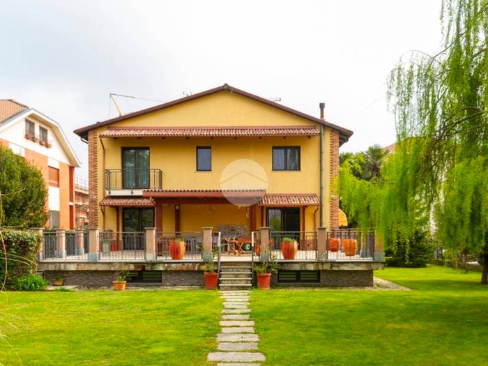 Casa con 6 locali in vendita in Via IV Novembre, Centro, Beinasco