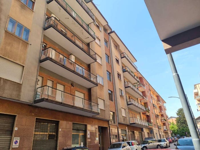 Appartamento con 6 locali in vendita in Via Beata Francesca, A Annarumma A Gasperi F Tedesco, Avellino