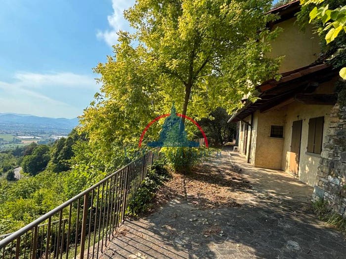 Casa trilocale in vendita in Via Colle dei Roccoli, Fontana Castagneta, Bergamo