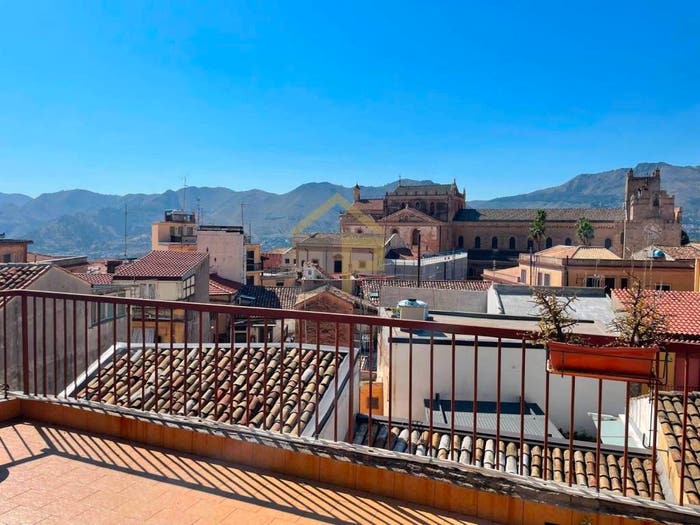 Casa con 6 locali in vendita in Via Antonino Cassarà, Centro, Monreale