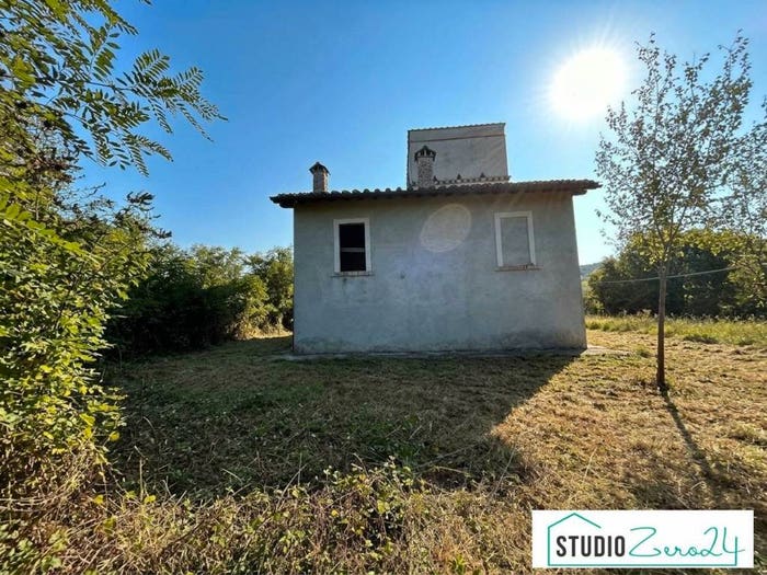Casa quadrilocale in vendita in Via Terni, Caldare, Orte