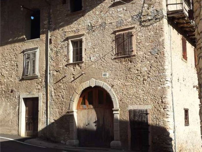 Casa con 6 locali in vendita in Corné, Brentonico