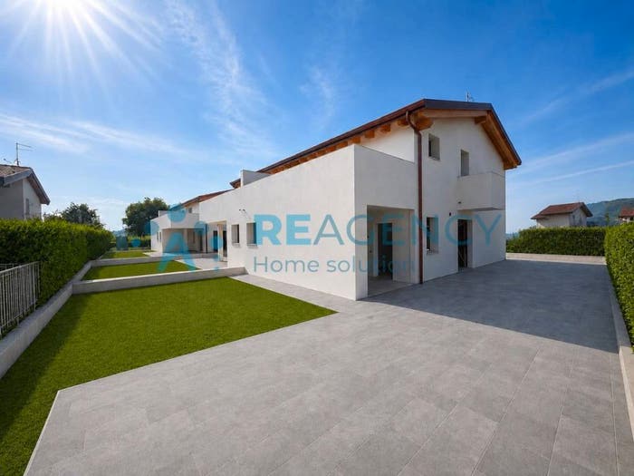Casa quadrilocale in vendita in Via Don Giovanni Minzoni, Centro, Soave