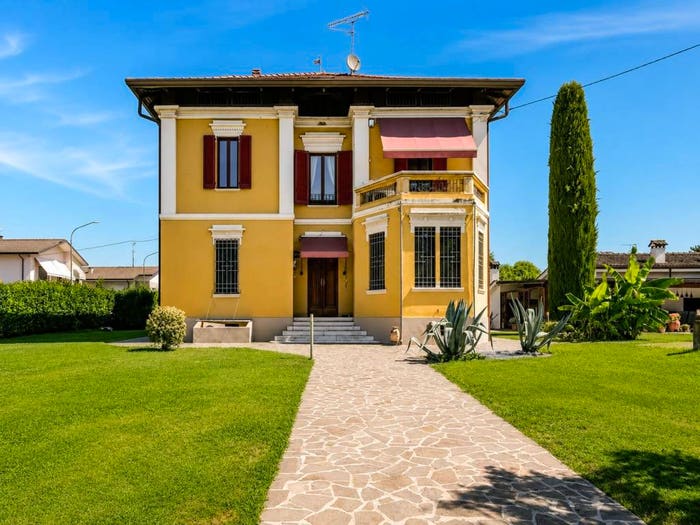Casa con 6 locali in vendita in Via Andrea Mantegna, Centro, Guidizzolo