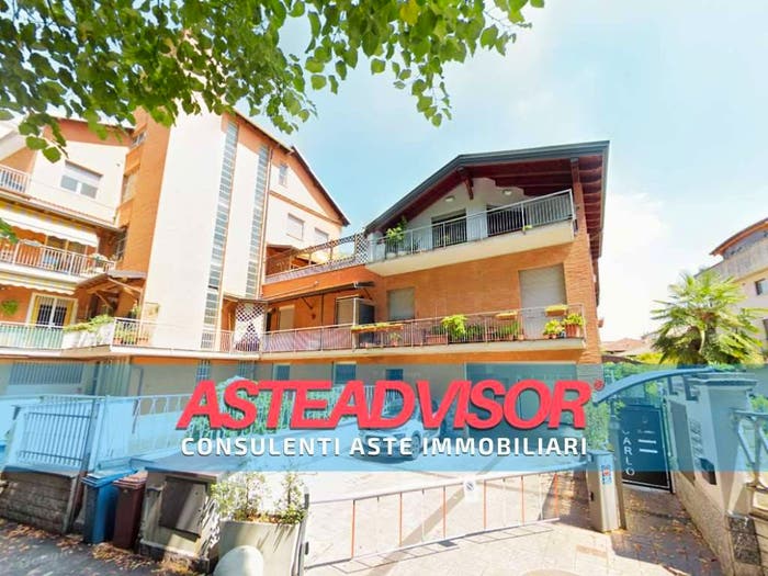 Appartamento con 5 locali in vendita in Via S Carlo, Centro, Garbagnate Milanese