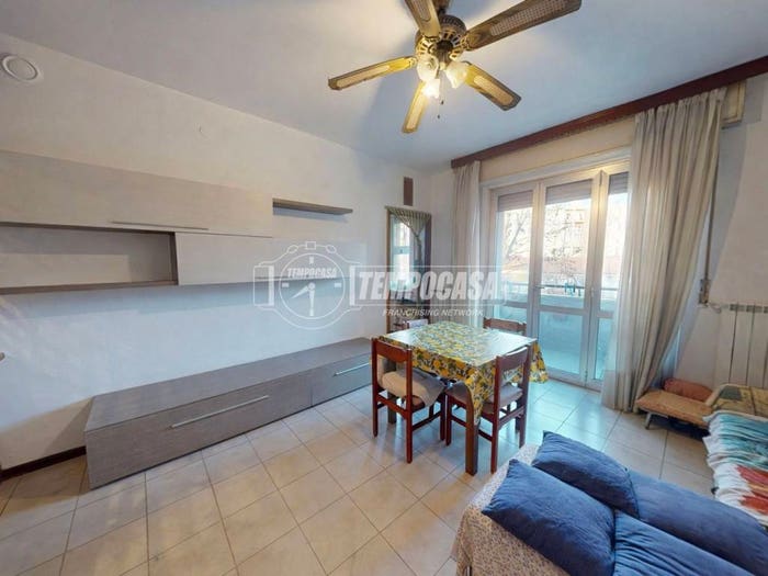 Appartamento quadrilocale in vendita in Via Val di Bondo, Comasina, Milano