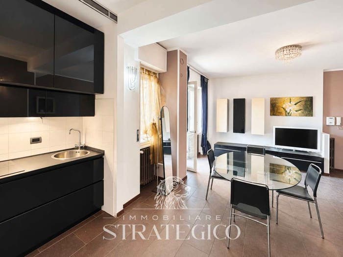 Appartamento trilocale in vendita in Via Vittorio Veneto, Centro, Arona
