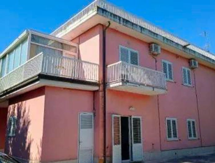 Casa con 6 locali in vendita in V San Gabriele Morrovalle MC Italia, Morrovalle