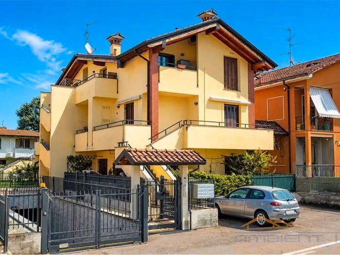 Appartamento trilocale in vendita in Via Piave, Verderio Inferiore, Verderio