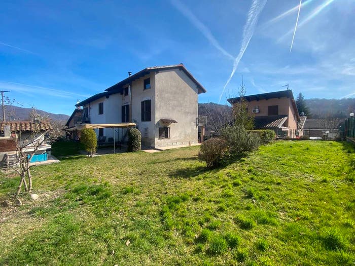 Casa con 6 locali in vendita in Borgata Gaudi Ponte Pietra, Giaveno