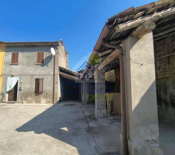 Casa con 5 locali in vendita in VIA ARTURO TOSCANINI, Centro, Solarolo Rainerio