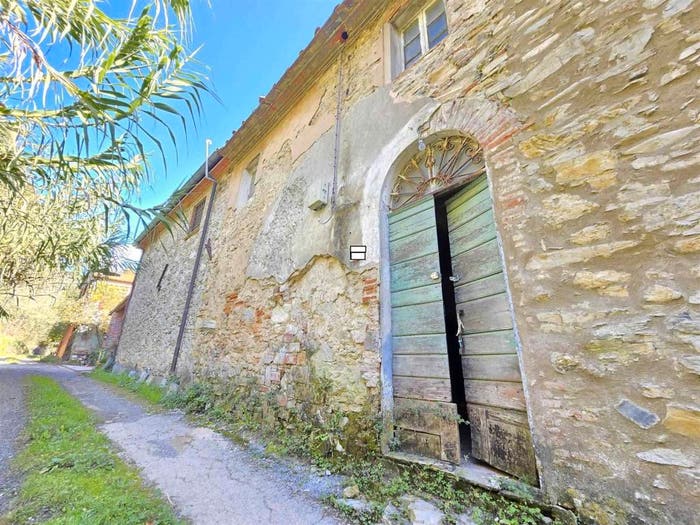 Casa con 6 locali in vendita in Camaiore Paese, Camaiore