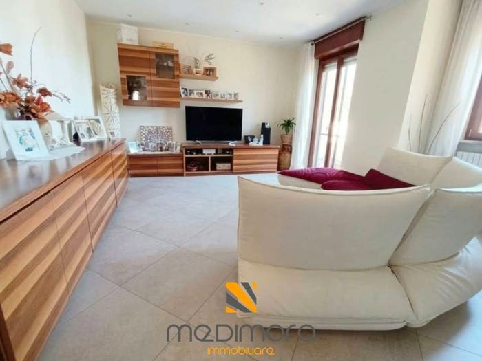 Appartamento con 5 locali in vendita in Via Genova, Lequile