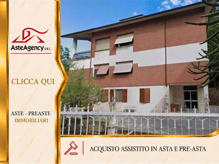 Appartamento con 5 locali in vendita in Via Nestore Zachilli, Centro, Fabriano