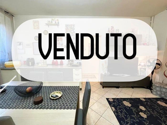 Appartamento quadrilocale in vendita in Via Del Fontanone, Centro, Azzate