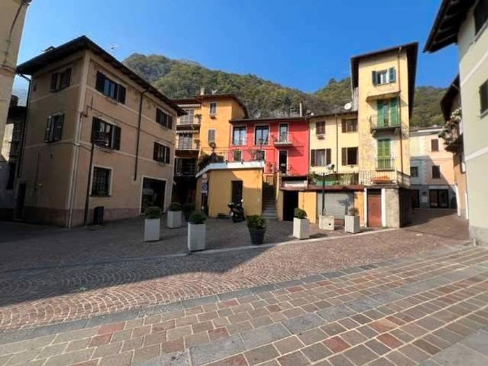 Appartamento con 6 locali in vendita in Via Colombaio, Centro, Porlezza