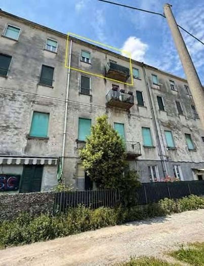 Appartamento trilocale in vendita in Via Barozzi, Olginate