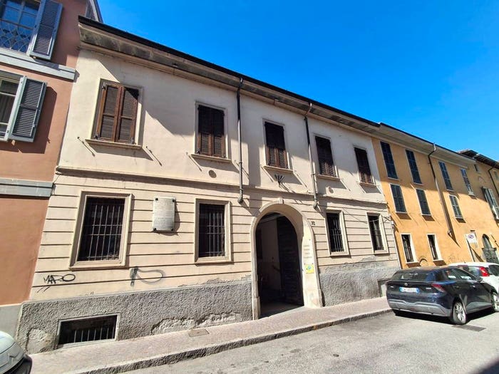 Casa con 6 locali in vendita in Via Camillo Benso di Cavour, Centro Storico, Lodi