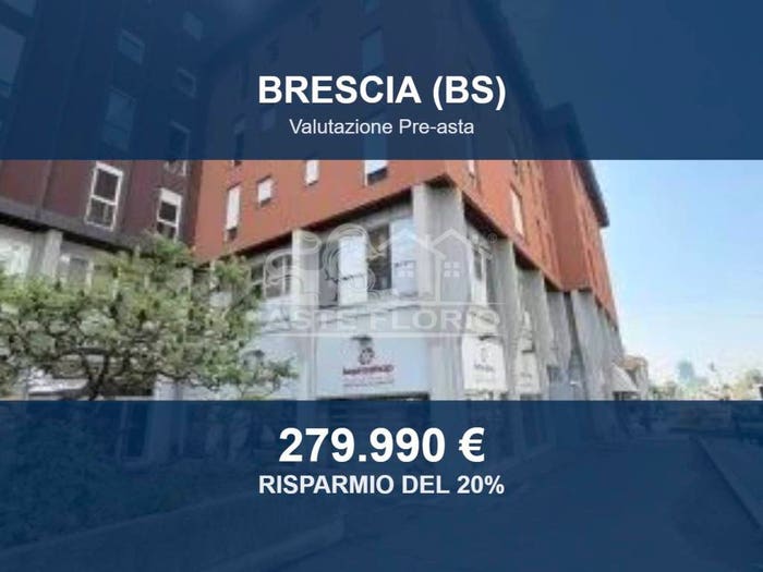 Appartamento quadrilocale in vendita in Via Saffi, Centro Storico, Brescia