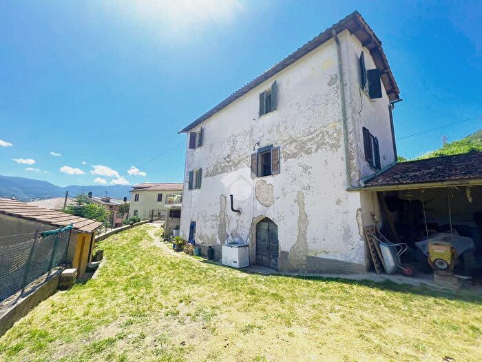 Casa con 5 locali in vendita in Via Sr, Configni