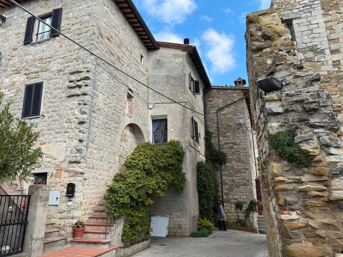 Casa quadrilocale in vendita in Largo Bello Sguardo, Agello, Magione