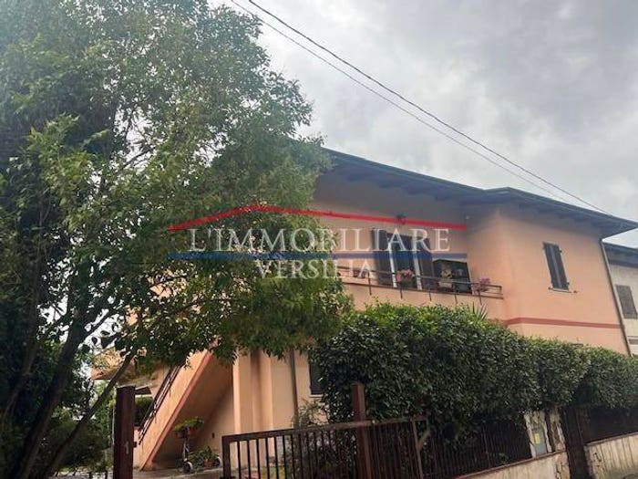 Casa con 6 locali in vendita in Via Celia, Zona Industriale, Massa