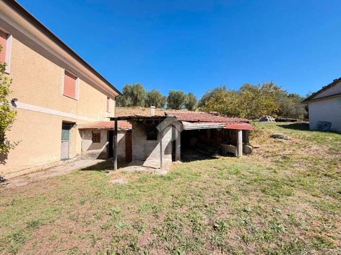 Casa con 6 locali in vendita in Via Tore, Broccostella