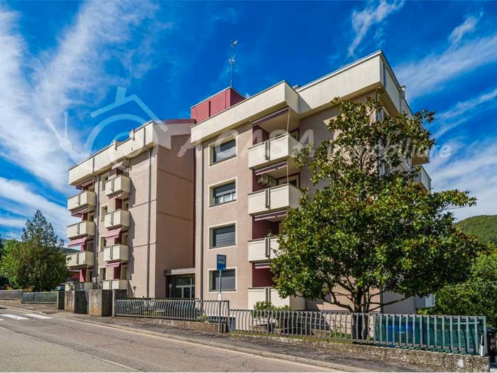 Appartamento con 6 locali in vendita in Via Battilocchi, Marzolara, Calestano