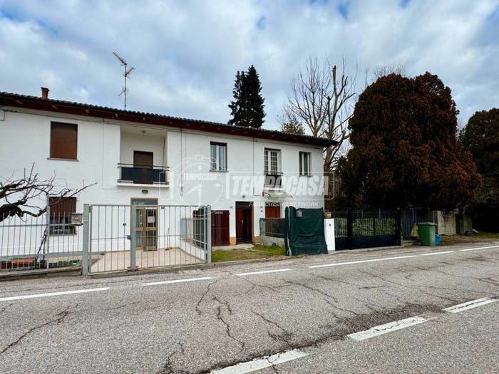 Appartamento quadrilocale in vendita in Via Valle, Galliera