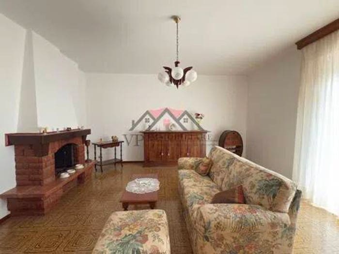 Appartamento con 6 locali in vendita in Piazza Del Plebiscito, Centro, Castelnuovo di Val di Cecina