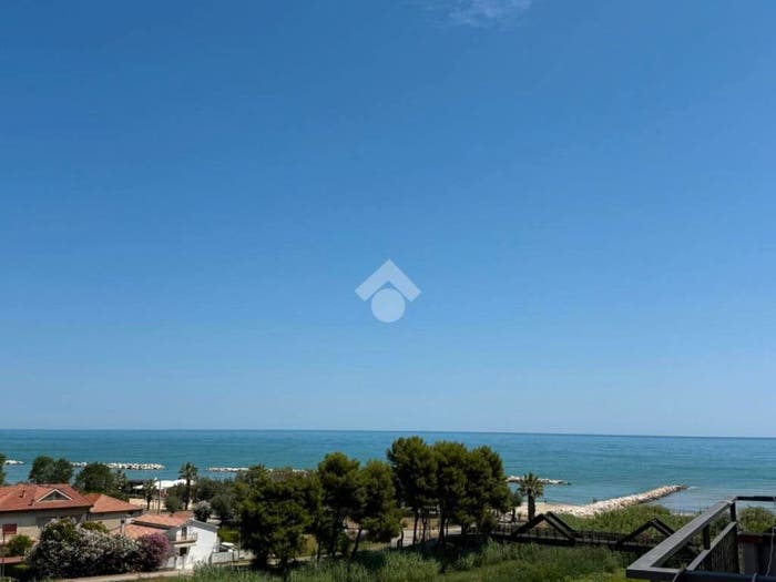 Appartamento trilocale in vendita in Via Camillo Benso Conte di Cavour, Lungomare Marconi, Alba Adriatica