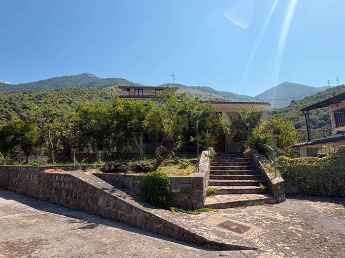Casa con 6 locali in vendita in Acquafredda, Maratea