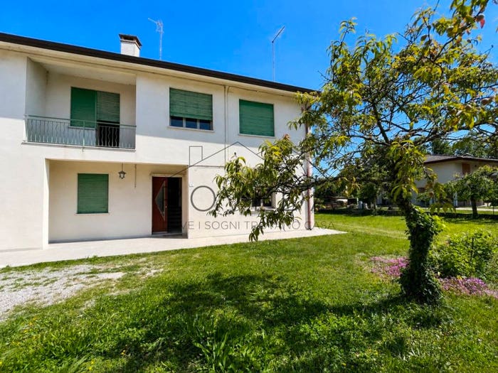 Casa quadrilocale in vendita in Via Santi, La Sicilia, Casier