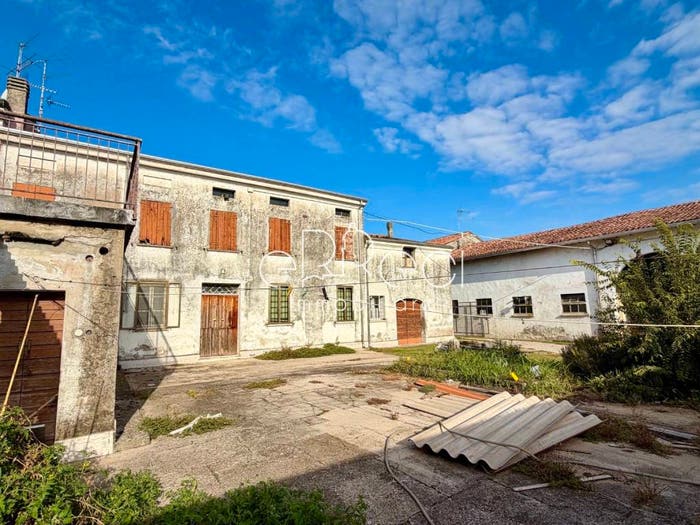 Casa con 6 locali in vendita in Strada Canova, Sant'antonio, Porto Mantovano