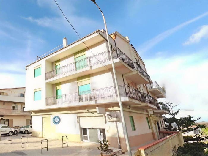 Appartamento con 6 locali in vendita in Via Nazionale Terme Vigliatore ME Italia, Vigliatore, Terme Vigliatore