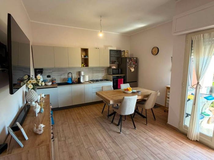 Appartamento quadrilocale in vendita in Viale della Stazione, Latina Scalo, Latina