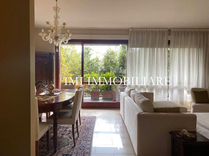 Appartamento trilocale in vendita in Via Bellinzona, Villa Olmo, Como