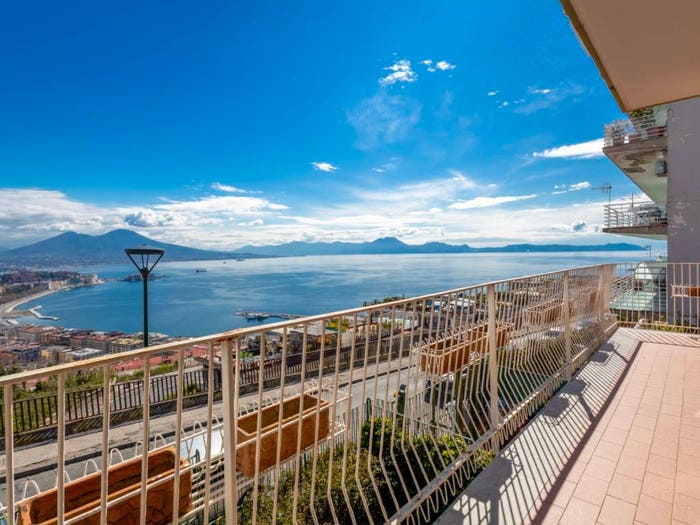 Appartamento con 5 locali in vendita in Via Ortensio, Posillipo, Napoli