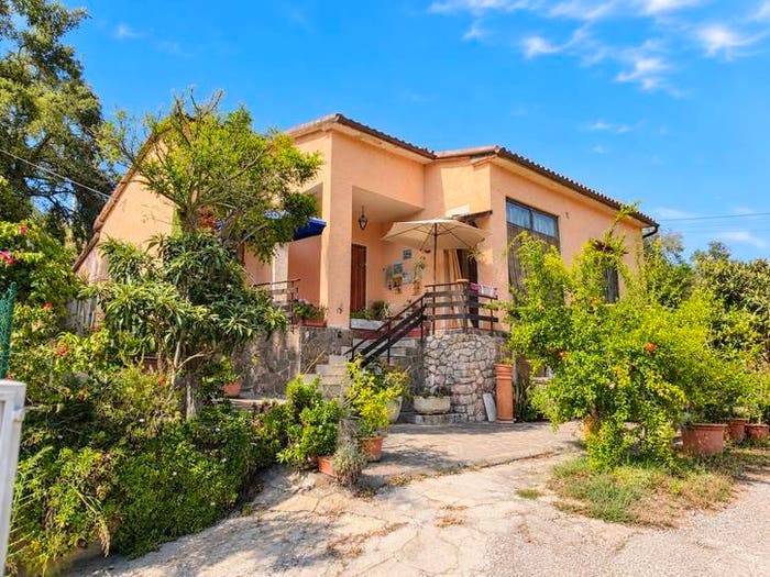 Casa con 6 locali in vendita in Via Norsi, Portoferraio