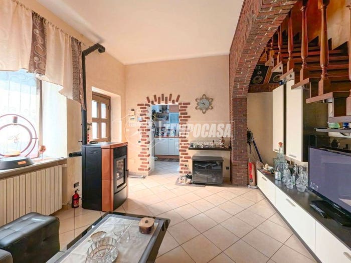 Casa trilocale in vendita in Via Cesare Battisti, Lozza