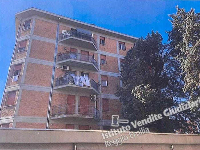 Appartamento con 6 locali in vendita in Via Pascoli, Centro, Guastalla
