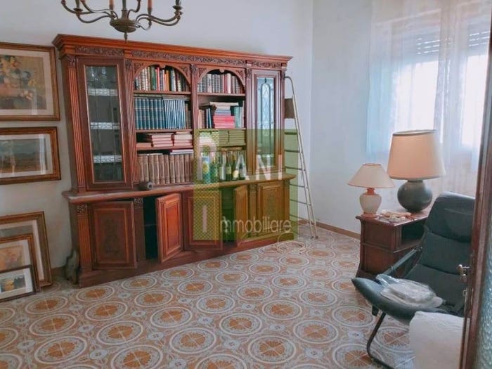 Appartamento con 5 locali in vendita in Ardenza, Livorno