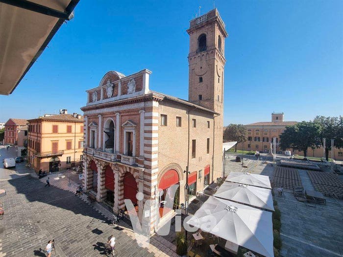Appartamento con 6 locali in vendita in Centro Storico, Cesena