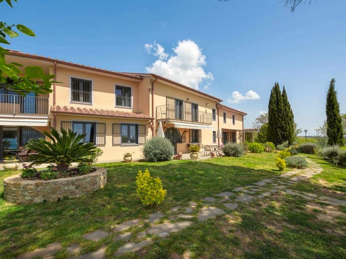 Casa con 6 locali in vendita in Passignano sul Trasimeno