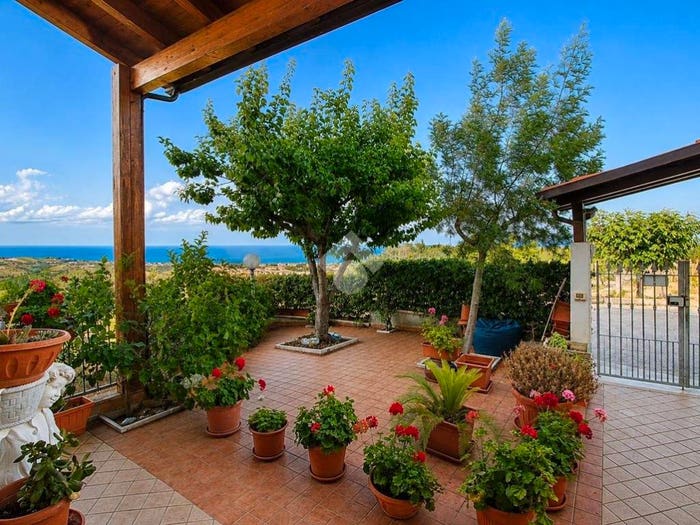 Casa quadrilocale in vendita in Via Angelo Ciccarelli, Montone, Mosciano Sant'Angelo