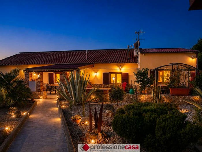 Casa trilocale in vendita in Strada Vicinale dell'Acquedotto, Maria Pia Fertilia, Alghero